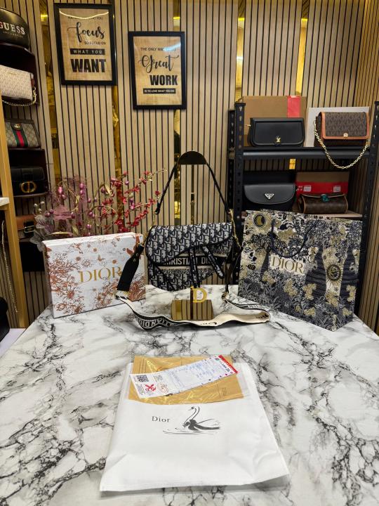 Christian  Dior  Saddle  CD  With  Box  And  Dust  Bag  Including  CarryBag  (Black)