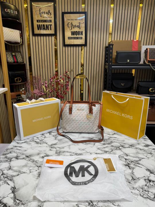 Michael  Kors Jet Set Travel With Box And Dust Bag Including Carry Bag (Beige)