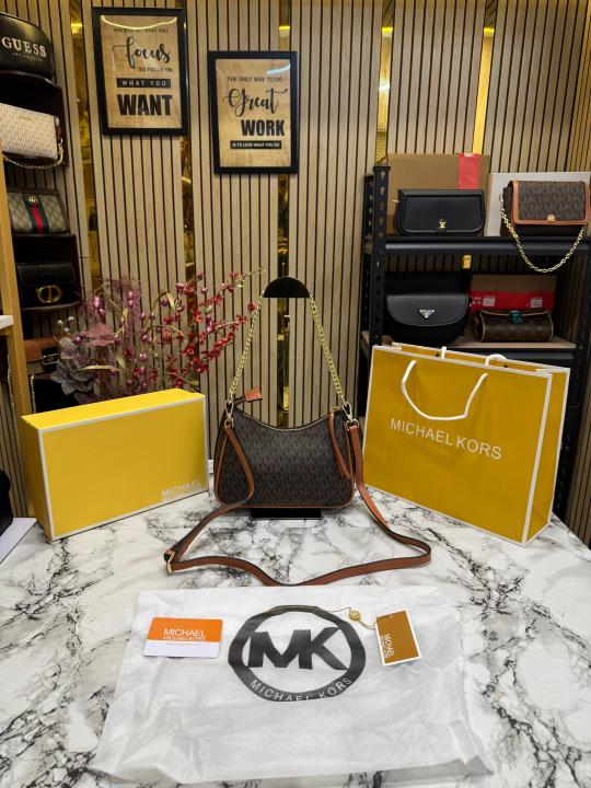 Michael  Kors Jet Set Charm Logo Shoulder Bag With Box And Dust Bag Including Carry Bag (Brown)