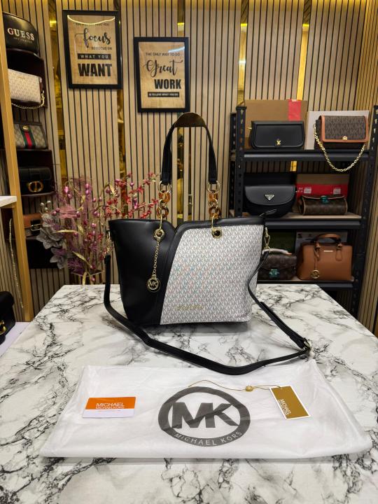 Michael  Kors Raven Large Logo Tote Bag With Dust Bag (Black White)