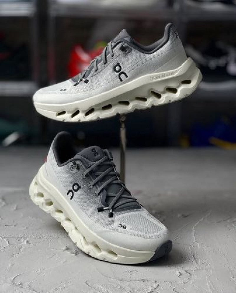 On Running Cloud Tilt Ivory Rock