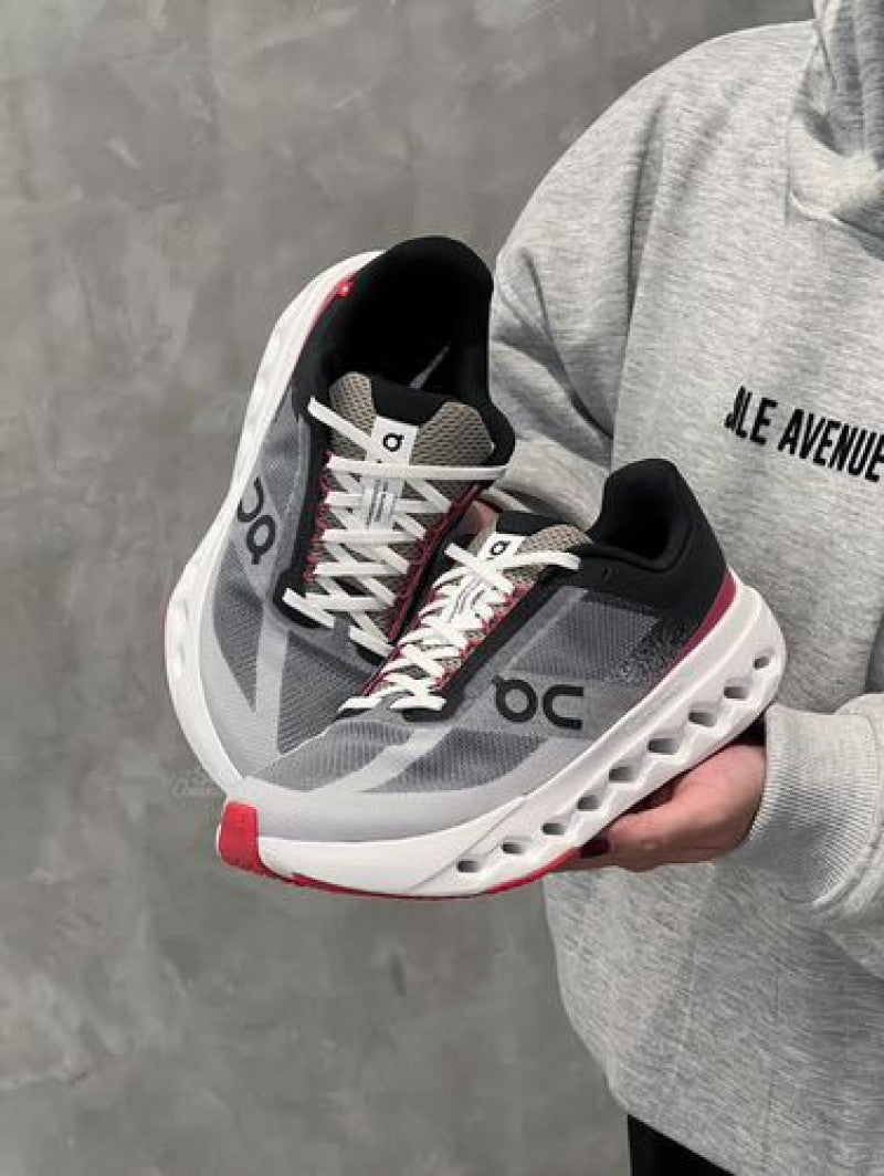 On Running Cloudsurfer Next Black Red