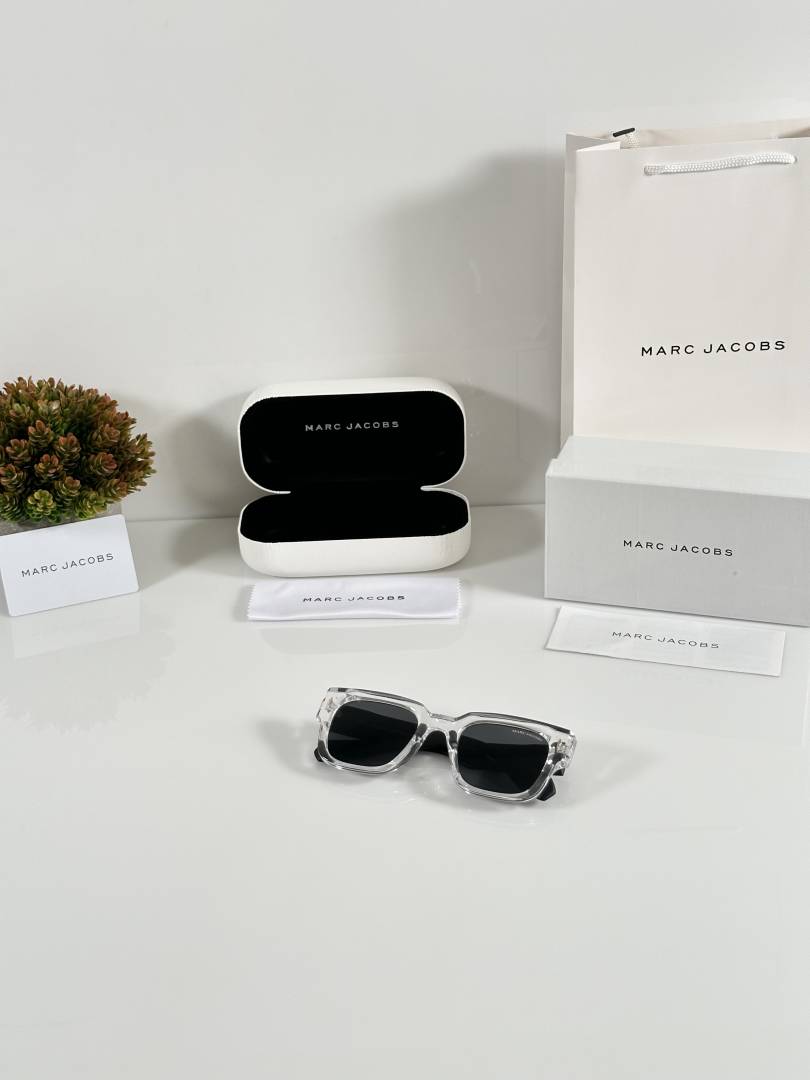 Marc Jacobs 1126 Water Black
