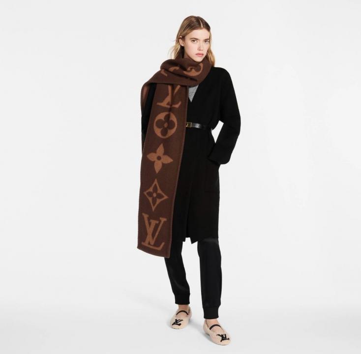 Louis Vuitton LV8 Woollen Muffler With Plain ZipLock Bag