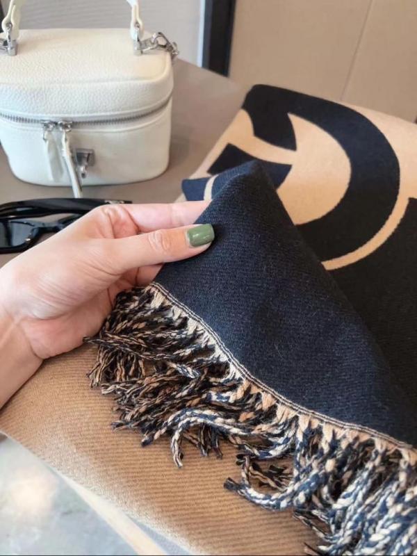 Gucci GG17 Woollen Unisex Scarf With Plain ZipLock Bag