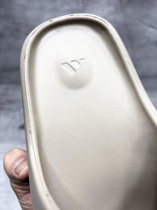 ADIDAS YEEZY SLIDE-BROWN